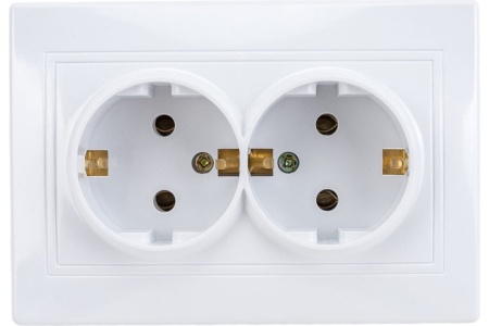 Розетка Intro Plano 1-205-01 с заземлением двойная 2X2P+E Schuko, 16А-250В, IP20, СУ, белый